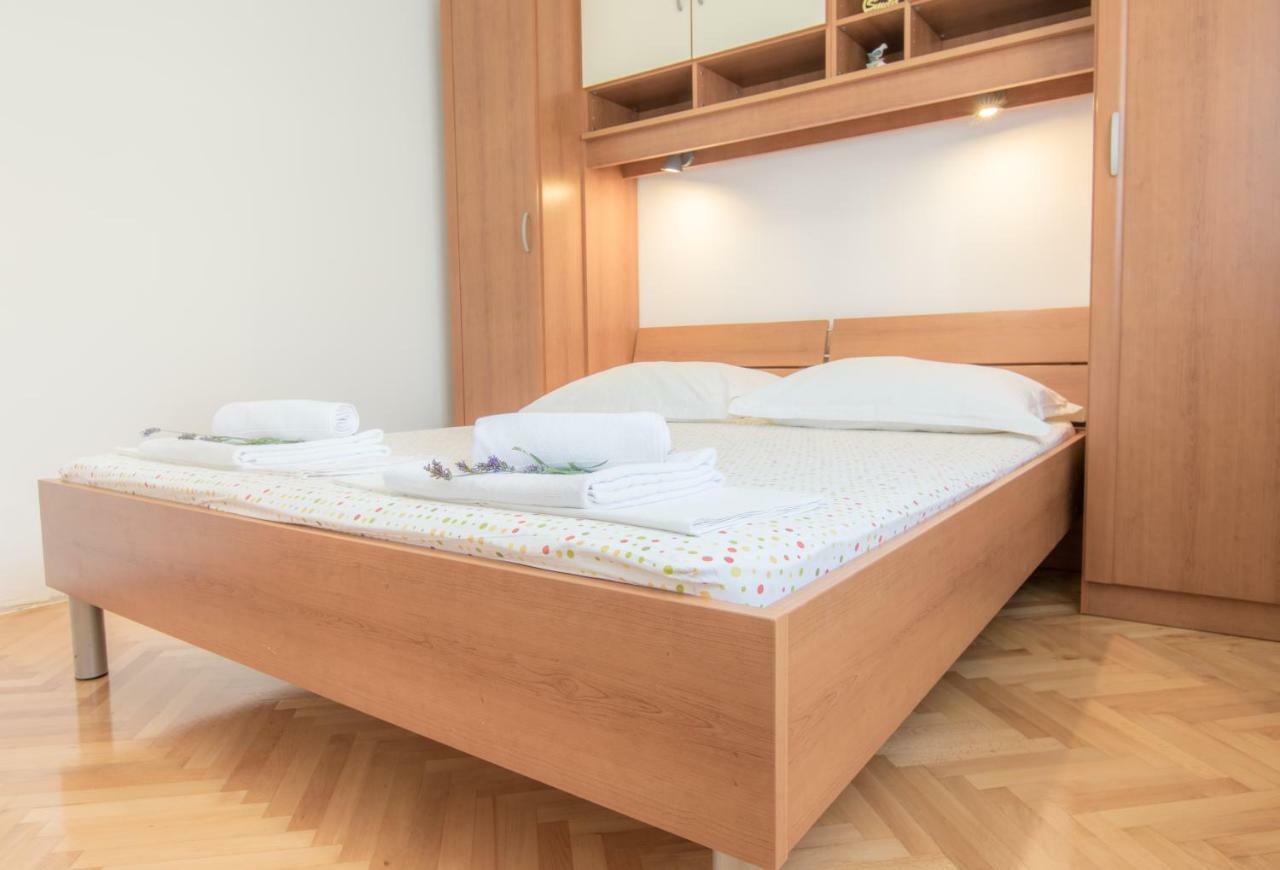 Apartment Holiday Makarska Eksteriør bilde